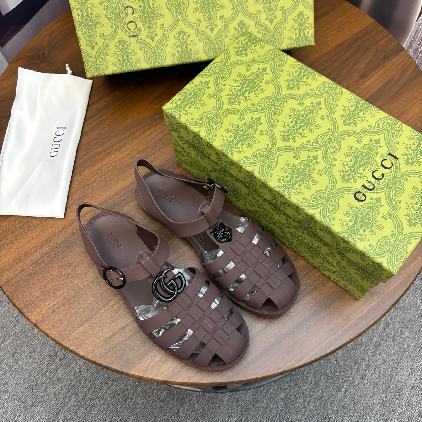 Men's shoes 260💰 [Gucci] Counter quality, top-quality original goods, real photos! Original TPU material, fine workmanship, comfortable; genuine 1:1 replica Size: 36 ~ 46